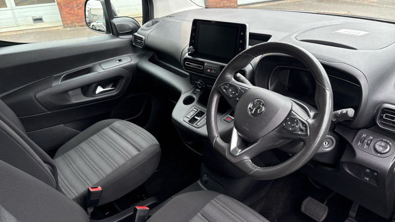 Vauxhall Combo Life 100kW SE 50kWh 5dr Auto Electric Estate